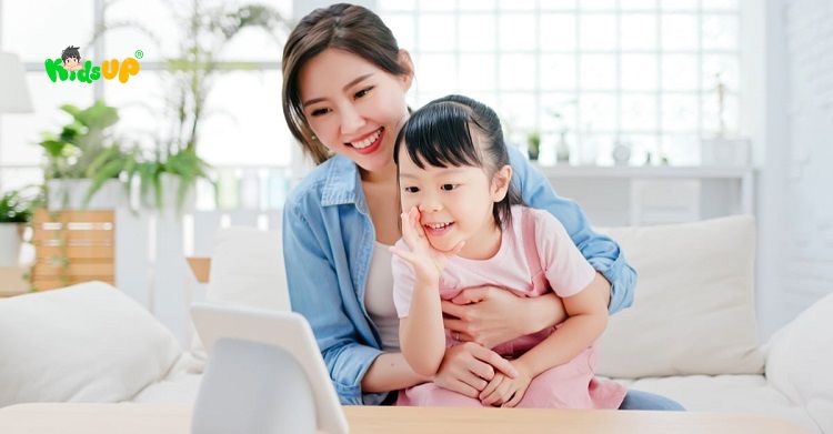 Trẻ mầm non bắt đầu phát triển giao tiếp