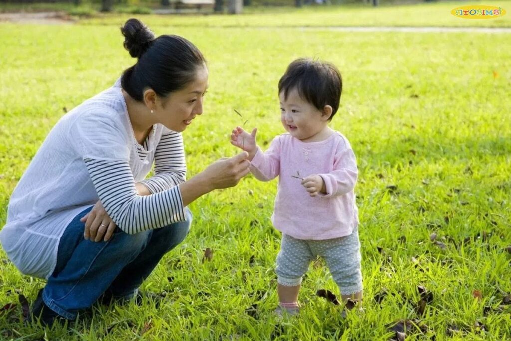 Cho con ra môi trường xung quanh