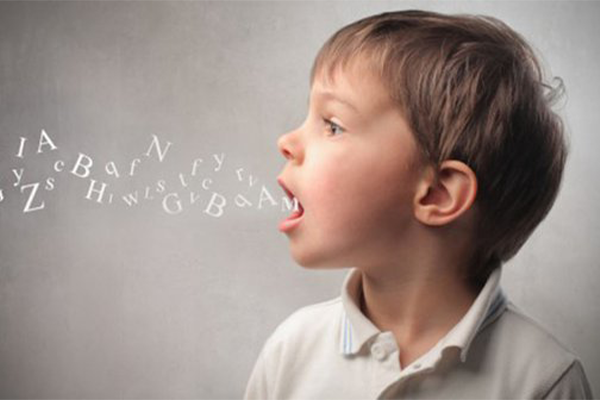 Lầm tưởng về việc dạy tiếng Anh khiến trẻ rối loạn ngôn ngữ