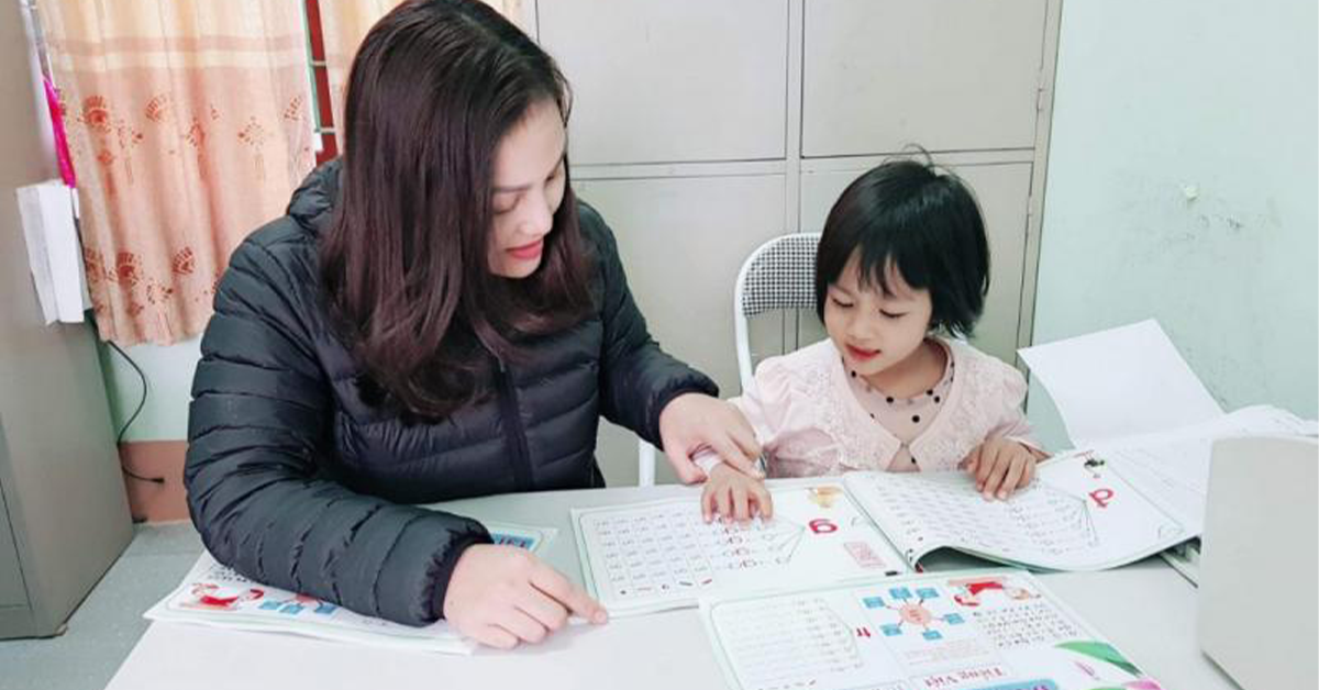 Hướng dẫn cách dạy trẻ 5 tuổi ghép chữ, đánh vần hiệu quả ngay tại nhà! •  KidsUP Việt Nam