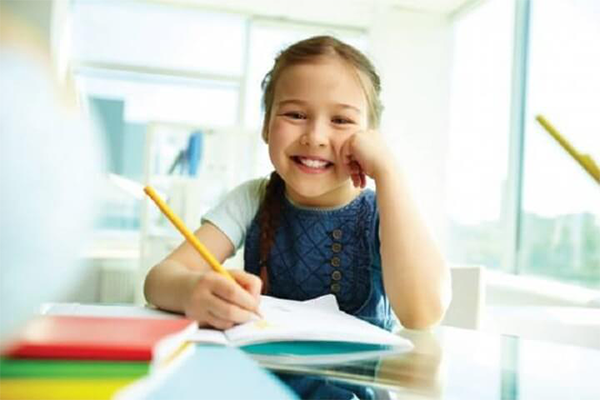 Trẻ tự tin khi được tập viết từ sớm